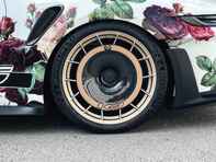 Cerchio posteriore EVO Aero disc in fibra di carbonio. Porsche 992.1 GT3 RS con cerchi in alluminio