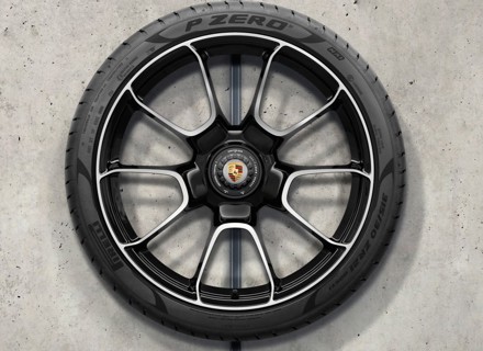 20'/21' Turbo S Exclusive Design High-Gloss Black wheel set with summer tyres for 992 Turbo / Sport Classic