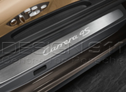 Seitenschwellerleisten in Edelstahl mit Logo. Porsche 991 (911) 2014>> - 99104480000, 99104480001, 99104480002, 99104480003, 99104480200, 99104480201, 99104480202, 99104480203, 99104480006, 99104480007, 99104480008, 99104480005, 99104480004