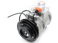 Compresor de aire acondicionado. Porsche 928 GTS 1993-95 - 92812611301 - DCP28006 Compresor de aire acondicionado. Porsche 928 GTS 1993-95 - 92812611301 - DCP28006