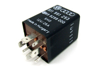 Oil cooler / air con relay. Porsche 964 / 993 - PCG95125400, 811951253 Oil cooler / air con relay. Porsche 964 / 993 - PCG95125400, 811951253