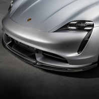 碳纤维前保险杠下扰流板。保时捷 Taycan turbo / turbo S 碳纤维前保险杠下扰流板。保时捷 Taycan turbo / turbo S