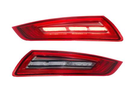 Indicatori di direzione posteriori a LED con lente rossa o fumé. Porsche 997.1 - 99763148503, 99763148603, 99763148504, 99763148604, 99763148505, 99763148605, 99763148506, 99763148606, 99763198100, 99704490001, 99704491121, 997631198200, 99704490002, 99704490021 - LF740, LF745