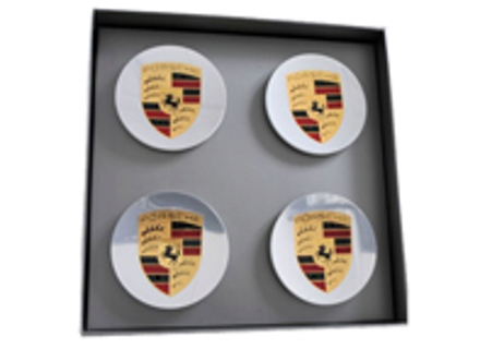 Wieldoppen met gekleurd embleem voor Porsche 718 Boxster / Cayman (set van 4) - 00004460508, 99104460023, 00004460708