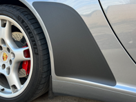 Protections magnétiques MagnaFin contre les projections de pierres. Porsche 997 C2 / C2S / C4 / C4S / Targa / GTS / GT3 2005-2012 - 99750482501, 99750482601, 99750482502, 99750482602, 99750482504, 99750482604, 99750482506, 99750482606 - MF997DBHE, MF997CFHE