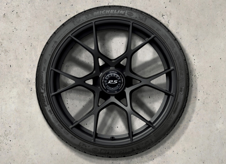 20' 718 Cayman GT4 RS in Black (satin-gloss) alloy wheels and winter tyres Original Porsche - 98204460020