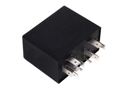 Relais hulpventilator. Porsche 944/968 - 94461510405, 94461510404, 94461510403, 94461510401 - URO-018073, 1699200800