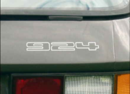 924 - Zilveren stickerbadge Porsche 924 1976-85 - 477853625C