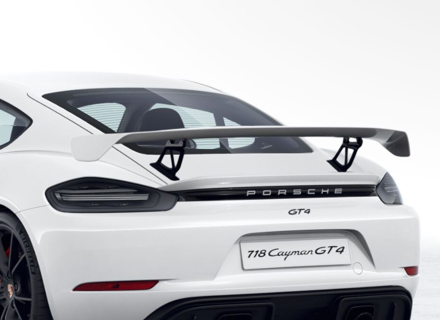 后翼扰流板套件。保时捷 718 (982) Cayman GT4