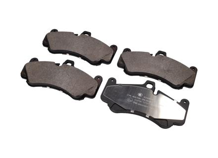 DesignTek Bremsbeläge für die Vorderachse, passend für Carbon-Keramik-Bremsscheiben. Porsche 996 / 997 / 987 - 98035193900 - CBL99059