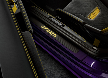 Side sills trims Carbon Fibre, Illuminated. Porsche 982 Cayman GT4 RS - 98104480038