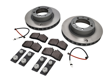 Front Brake pads and brake disc package. Porsche 944 Turbo S M758 - 92835104361, 92835104461, 99335193905, 94461236502, 95135108904, 92835104361SEB, 92835104461SEB, 99335193905BRE