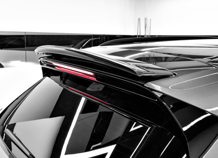 TechArt 车顶唇扰流板。保时捷 9YA 卡宴 turbo / turbo S E-Hybrid