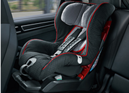 保时捷儿童安全座椅 ISOFIX 适用于年龄 9 个月至 3.5 岁（体重：9 至 18 公斤）的儿童。 - 95504480592, 95504480292, 95504480593, 95504480613