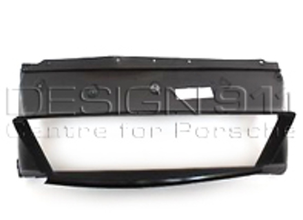 Mittlerer Luftkanal der vorderen Stoßstange. Porsche 970 Panamera - 97057598204