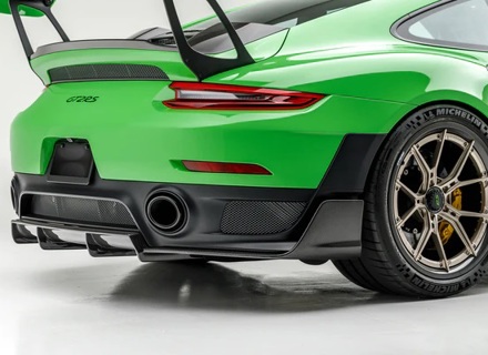 Rear bumper lower diffuser in high gloss carbon fibre. Porsche 991.2 GT2 RS