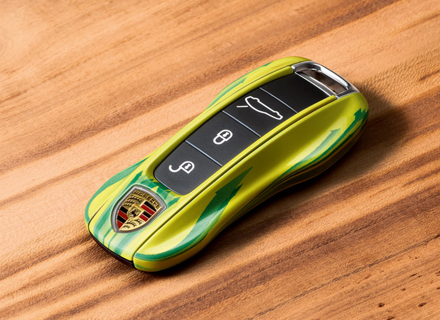 Painted vehicle key - Design Edition 'Grello' - Porsche 992 - 97104480200