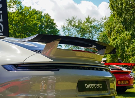 Aileron arrière fixe en fibre de carbone. Porsche 992.1 Coupé / 992.2 Coupé avec kit aérodynamique - 992827929FG2x - 992.25.016.BC, 992.25.16.VGC, 992.25.16.PR, 992.25.16.GB