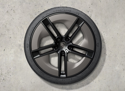 21-inch Taycan exclusive design summer wheel-and-tyre set, painted in black (high-gloss) with Aeroblades painted in Turbonite. Porsche Taycan Turbo (MK2) 2024>> - 9J1073663TC - 9J1073663TC