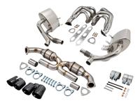 Système d'échappement sport avec collecteurs et catalyseurs (200 cellules), avec sorties d'échappement noir satiné pour Porsche 997 C2 / C4 - 99711110301, 99711110401, 99711303302, 99711303304, 99711303305, 99711303306, 997113033AX, 99711303500, 99711303501, 99711303504, 99711303505, 997035AX, 99711303402, 99711303404, 99711303405, 99711303406, 997113034AX, 99711303600, 99711303601, 99711303603, 99711303604, 99711303605, 997113036AX, 99711121102, 99711121103, 99711123103, 99711121202, 99711121203, 99711123202, 99711123203
