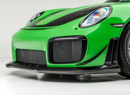 Front bumper lower spoiler in high gloss carbon fibre. Porsche 991.2 GT2 RS