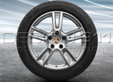 Cerchi in lega da 19' Panamera (971) e pneumatici invernali originali Porsche - 971044600A Cerchi in lega da 19' Panamera (971) e pneumatici invernali originali Porsche - 971044600A