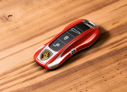 Painted vehicle key - Design Edition '917 Salzburg' - Porsche 992 - 97104480202