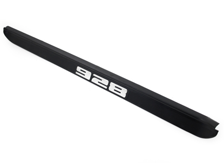 Scuff plate / door sill panel. Porsche 928 1983-91 - 92855105502, 92855105602