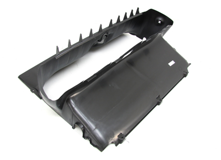 Condotto dell'aria della griglia centrale del paraurti anteriore. Porsche 958 Cayenne ibrida - 95857532330