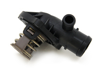 Scatola termostato pompa acqua con inserto e guarnizione. Porsche 958 Caienna Diesel - 95810603210 Scatola termostato pompa acqua con inserto e guarnizione. Porsche 958 Caienna Diesel - 95810603210