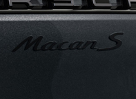 Rear badge MACAN S, in Black (high-gloss). Porsche Macan II / Macan II S - 95B04481571041, 95B04481571