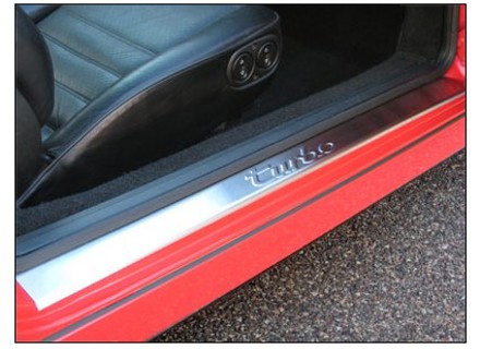 Juego de placas de acero inoxidable Rennline con logotipo TURBO. Porsche 944/924/968 - SP11