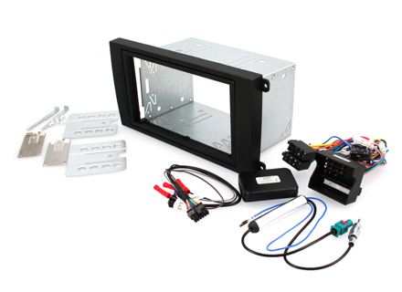 带黑色双DIN面板的安装套件。保时捷957卡宴 2002-10