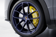 Rear 22-inch GT Design Alloy wheel, in Ocean Blue Pearl effect. Porsche 9YA / 9YB Cayenne - 9Y3601025APIG4, 9Y3601025BAIG4 Rear 22-inch GT Design Alloy wheel, in Ocean Blue Pearl effect. Porsche 9YA / 9YB Cayenne - 9Y3601025APIG4, 9Y3601025BAIG4