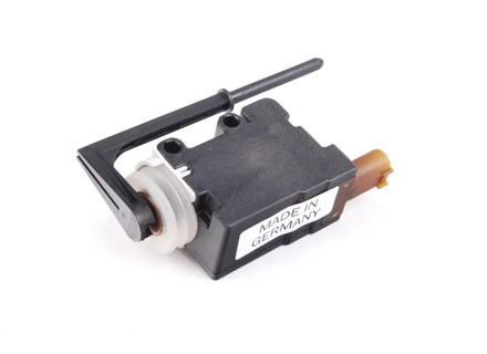 Wing Petrol Flap Actuator. Porsche 996 / 986 / 987 / 997