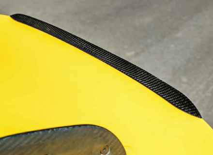 适用于原厂干碳纤维机翼的迷你盖尼襟翼。保时捷 718 Cayman GT4 RS - SRMGFOEM