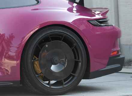 Cerchio posteriore in fibra di carbonio con dischi EVO Aero. Porsche 992.1 GT3