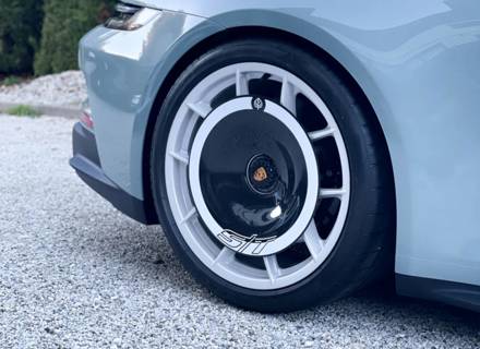 Cerchio posteriore Aero Disc in fibra di carbonio per cerchi in magnesio. Porsche 992 ST